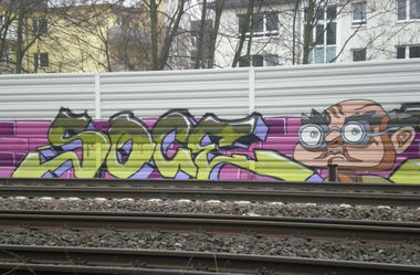 Graffiti Bombing - Photo by deringo - kaot, soce