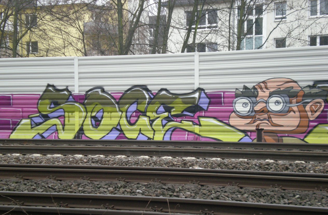 Graffiti Bombing - Photo by deringo - kaot, soce