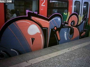 Graffiti Train - Photo by deringo