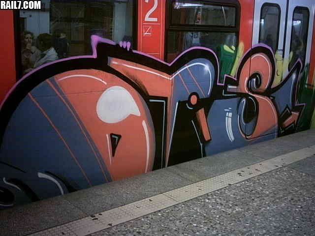 Graffiti Train - Photo by deringo