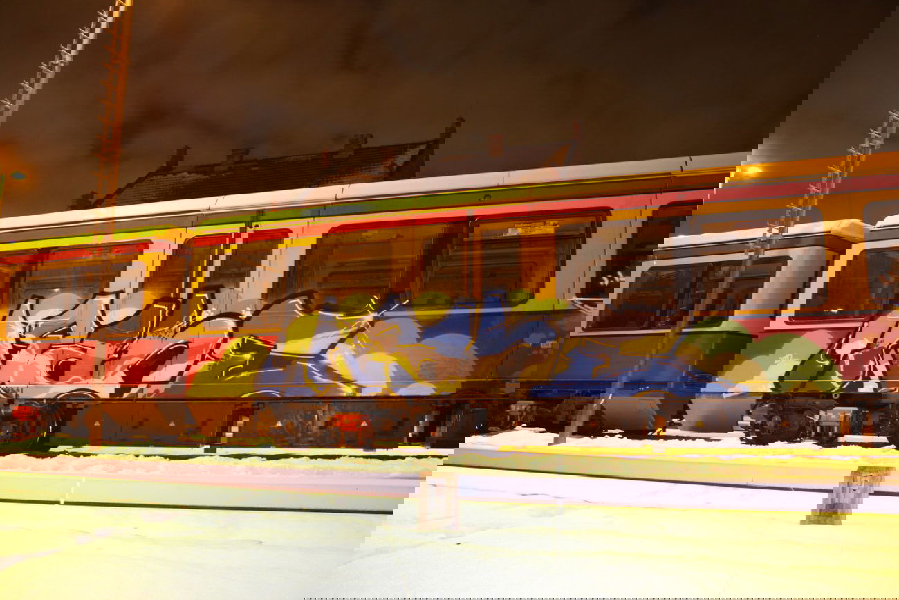 Graffiti Train - Photo by deringo - sun, otis, moses