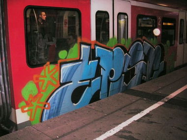 Graffiti Train - Photo by deringo - epsc, Böse, pilze