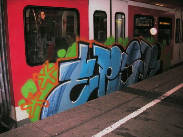 Graffiti Train - Photo by deringo - epsc, Böse, pilze