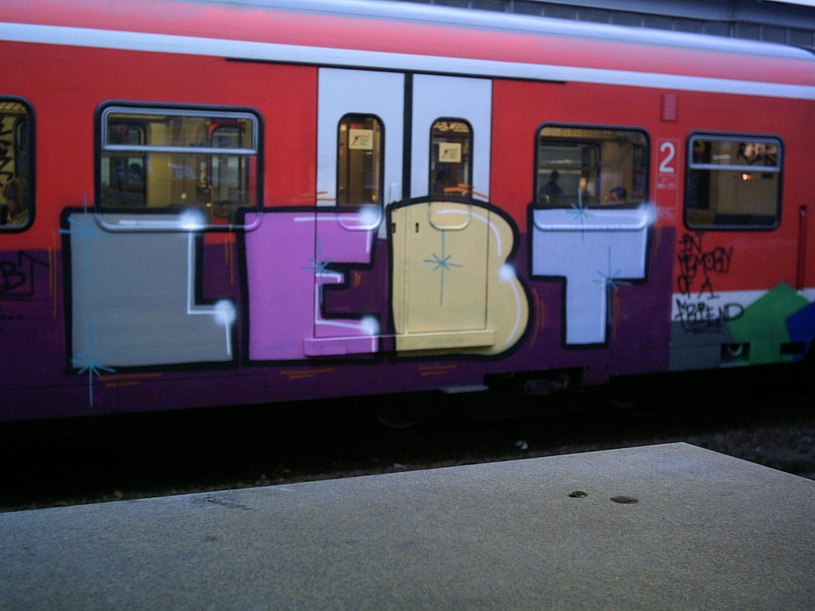 Graffiti Train - Photo by deringo - Lebt, Pilz, Kaot