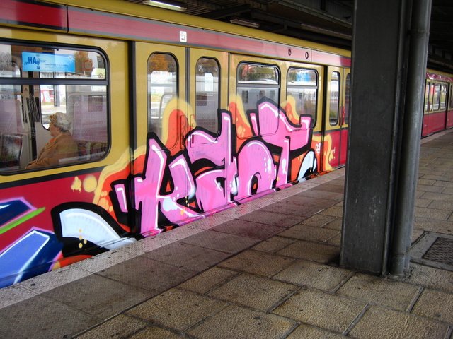 Graffiti Train - Photo by deringo - kaot