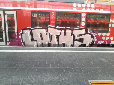 Graffiti Train - Photo by derschmock - LATHS (2014)