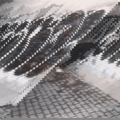 Graffiti Bombing - Photo by desko