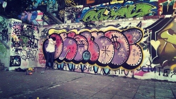 Graffiti Wall - Photo by desko