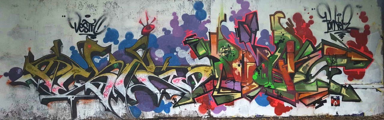 Graffiti Wall - Photo by destro