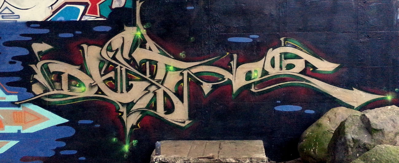 Graffiti Wall - Photo by destro