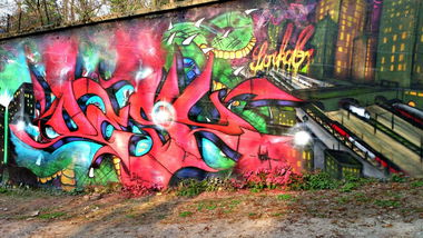 Graffiti Wall in paris - Photo by desu - desu (2013)