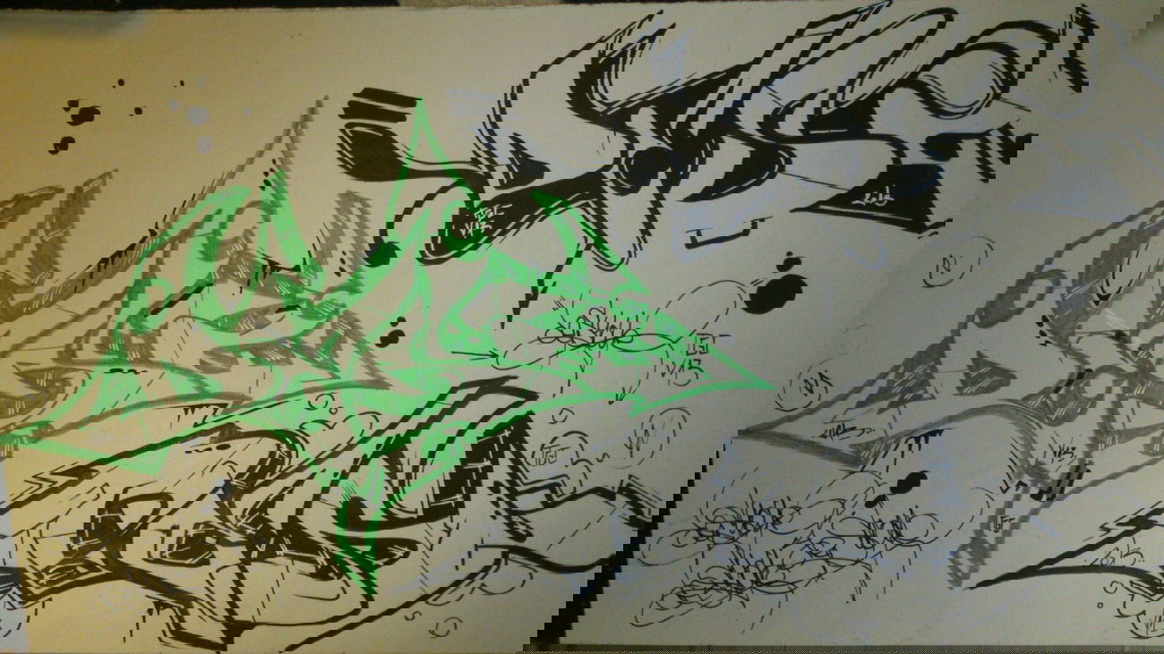 Graffiti Sketch - Photo by desu - desu (2013)