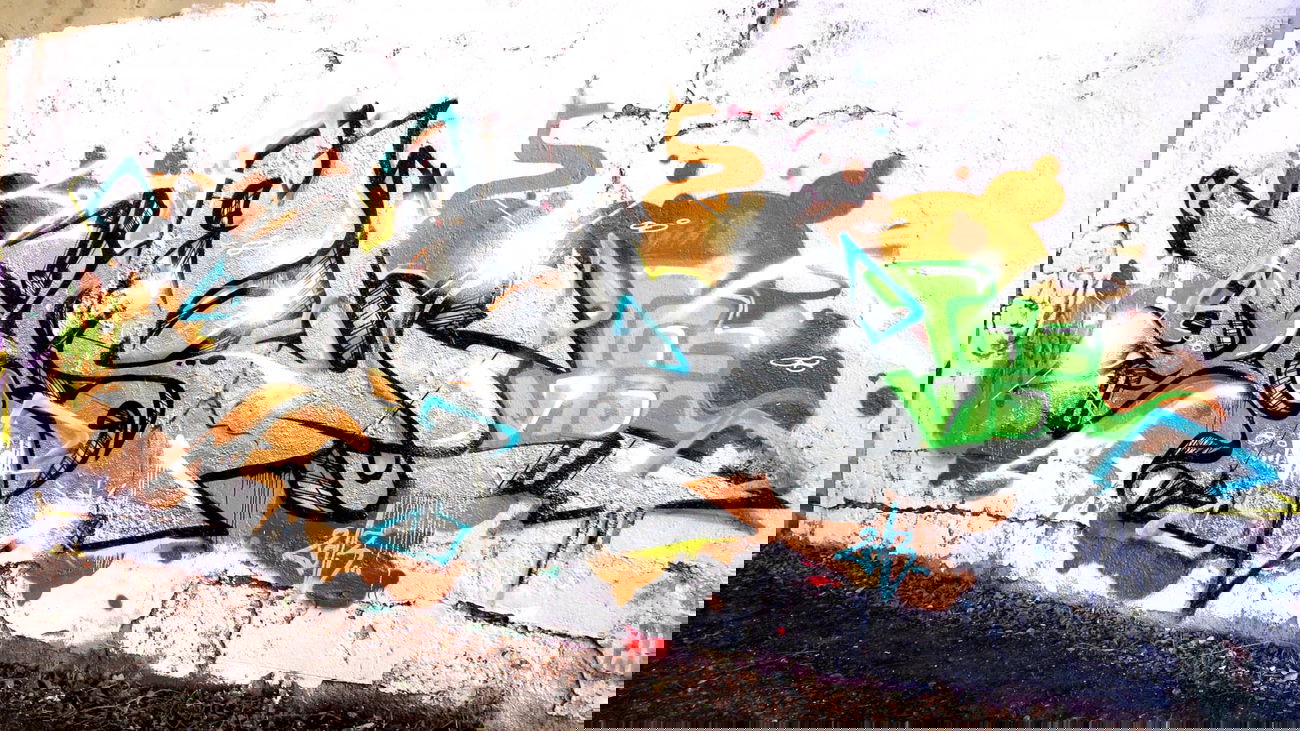 Graffiti Wall - Photo by desu - desu (2013)