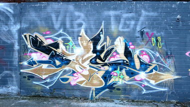 Graffiti Wall - Photo by desu (2014)