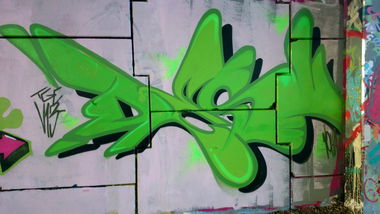 Graffiti Wall - Photo by desu - desu (2014)