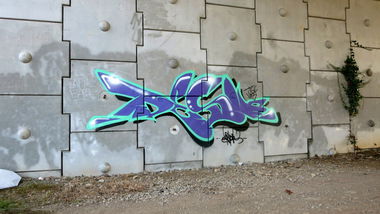 Graffiti Wall - Photo by desu (2014)