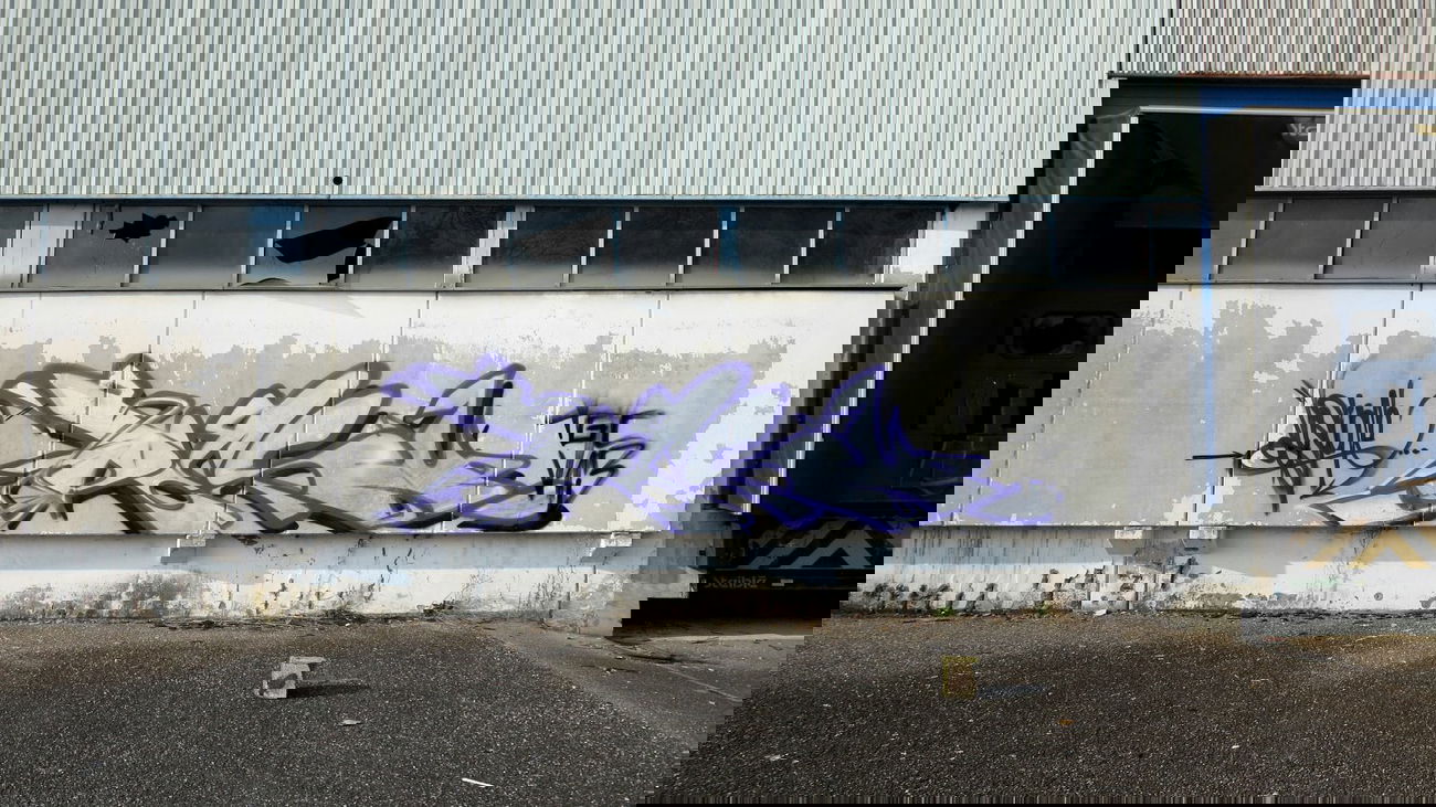 Graffiti Wall - Photo by desu - desu (2014)