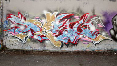 Graffiti Wall - Photo by desu - desu (2014)