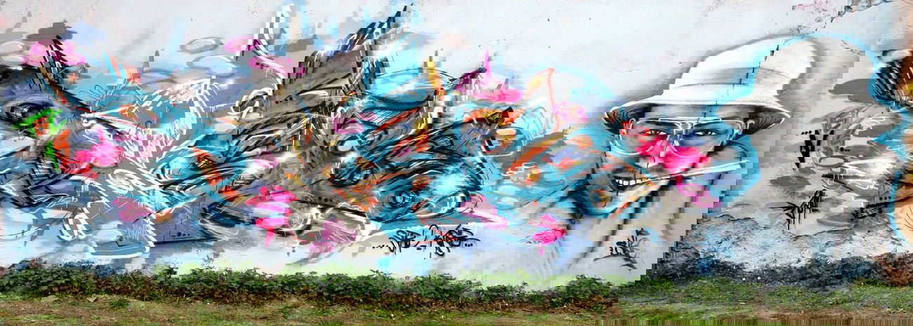 Graffiti Wall - Photo by desu - size, desu (2014)