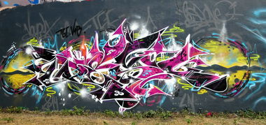 Graffiti Wall - Photo by desu - desu (2014)