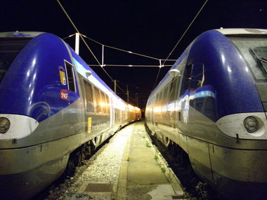 Graffiti Artwork - Photo by didoprdele1 - train, france (2012)