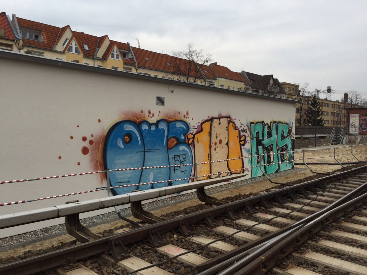 Graffiti Bombing - Photo by dioe48 - Owe, jkl, cys