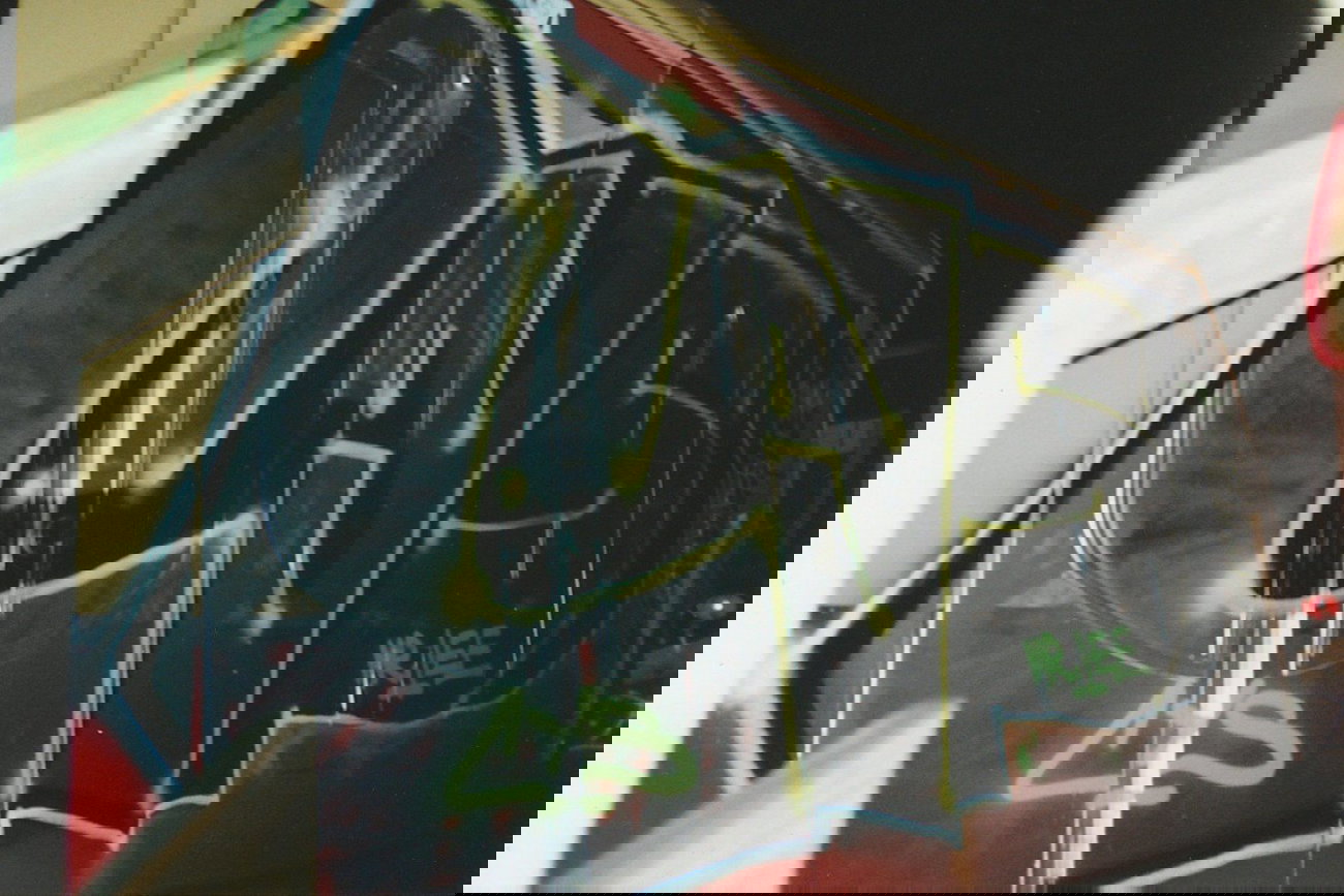 Graffiti Train - Photo by dioe48 - mr.lee, cys (`05?)