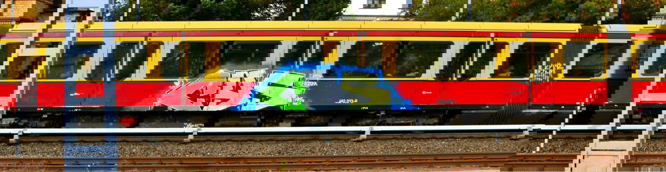 Graffiti Train - Photo by dioe48 - dioe, cys (2014)