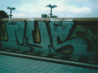 Graffiti Train - Photo by dioe48 - dsor, dzor, dioe (2004)