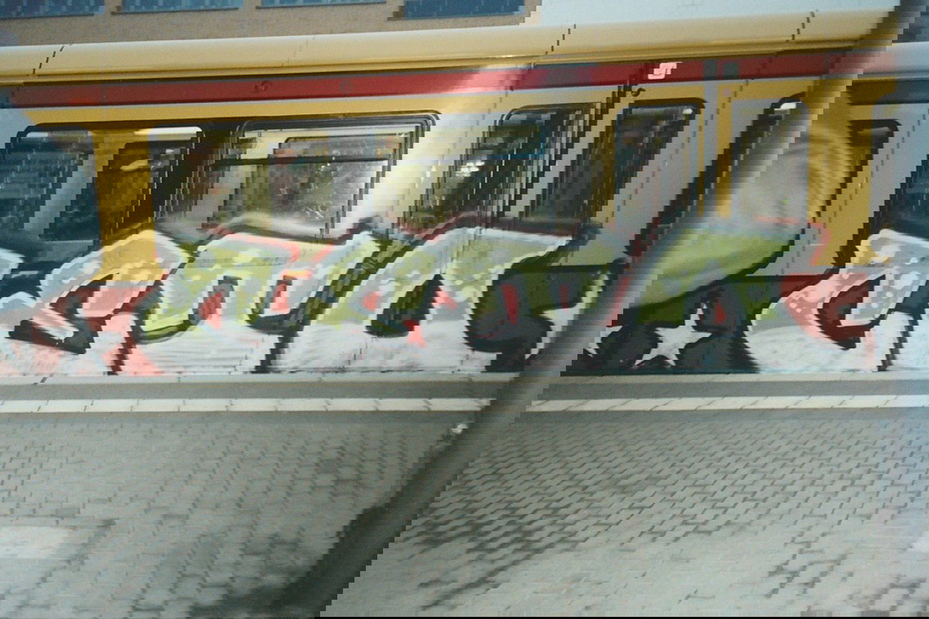 Graffiti Train - Photo by dioe48 - ceto