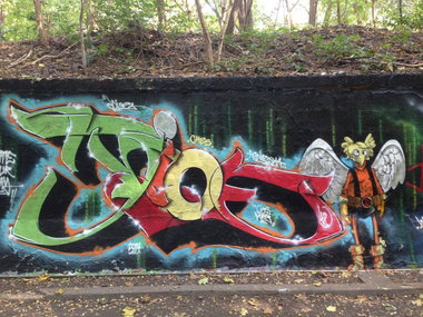 Graffiti Wall - Photo by dioe48 - dioe, cys, mrb (2014)