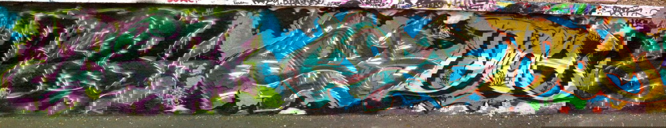 Graffiti Wall - Photo by dioe48 - heip, mors, dioe (2014)