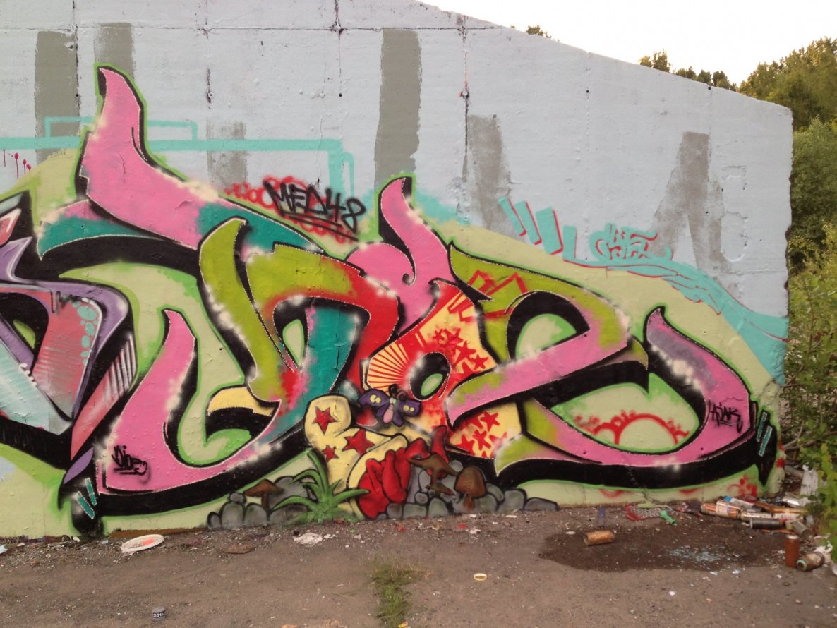 Graffiti Wall - Photo by dioe48 - dioe, cys
