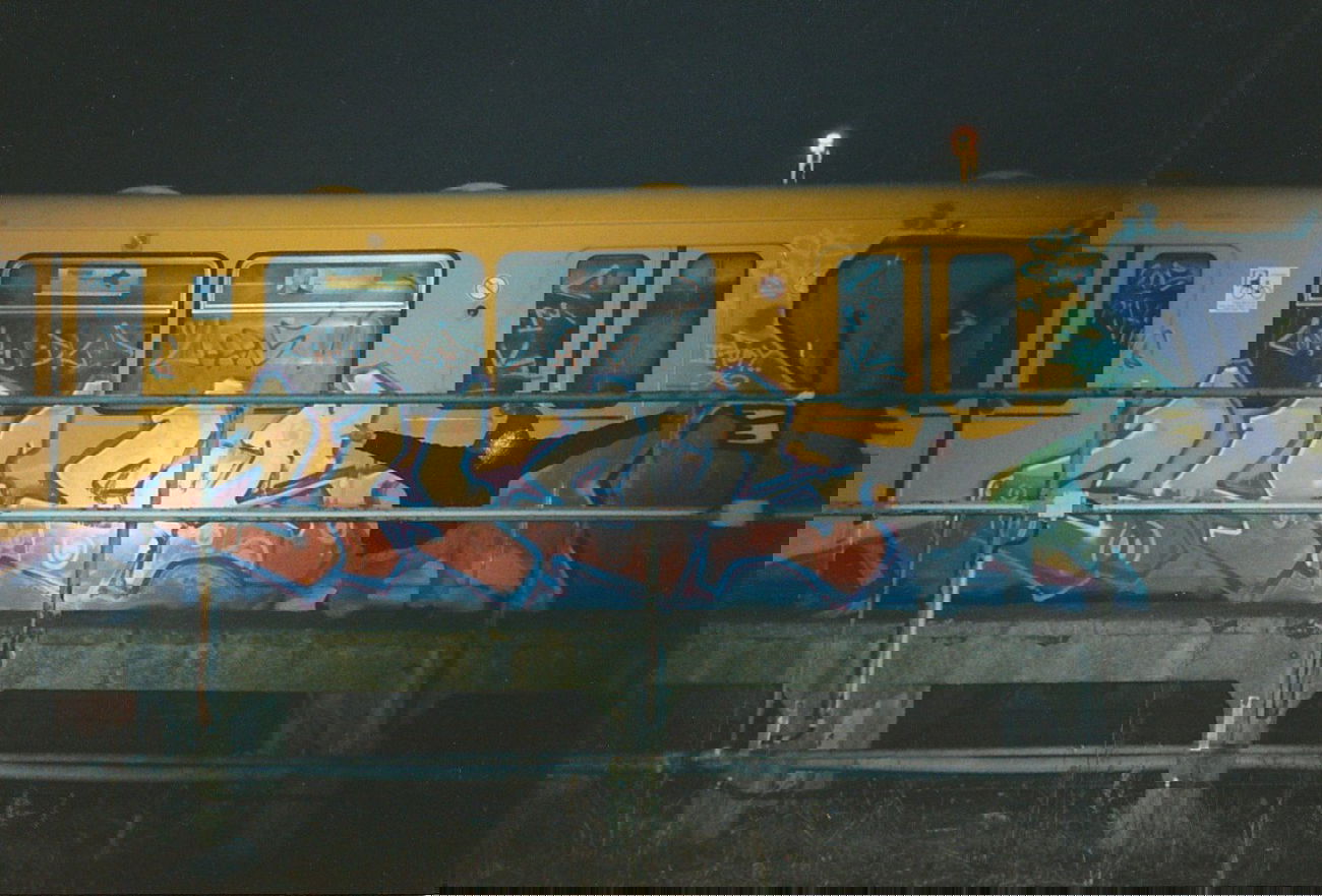 Graffiti Train - Photo by dioe48 - ches, cmk, jkl (2005)