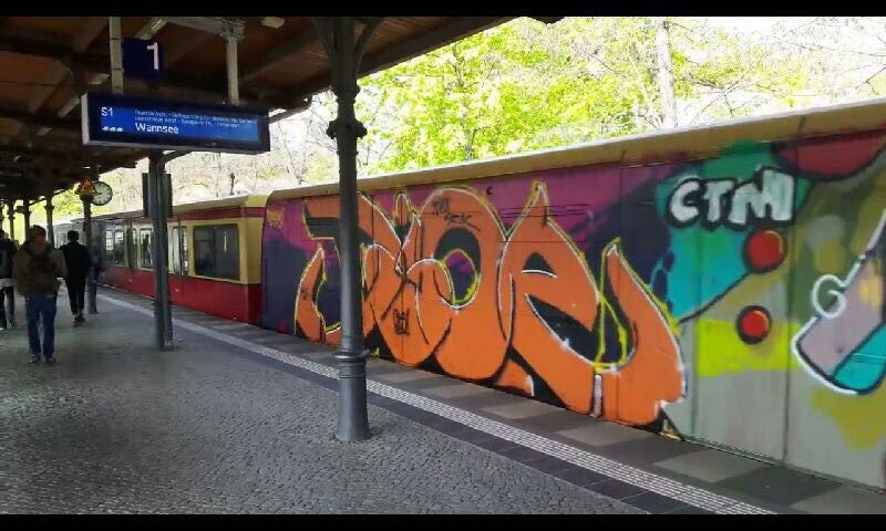Graffiti Train - Photo by dioe48 - Dioe