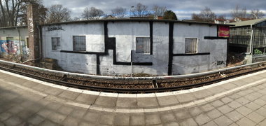 Graffiti Bombing - Photo by dioe48 - dioe, cys, uzr (2012)