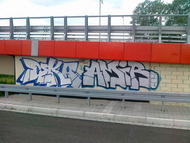 Graffiti Bombing - Photo by dirtistajl - Ok?cie, Amir (2013)