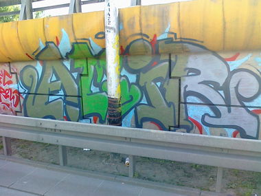 Graffiti Bombing - Photo by dirtistajl - Siekierki (2013)