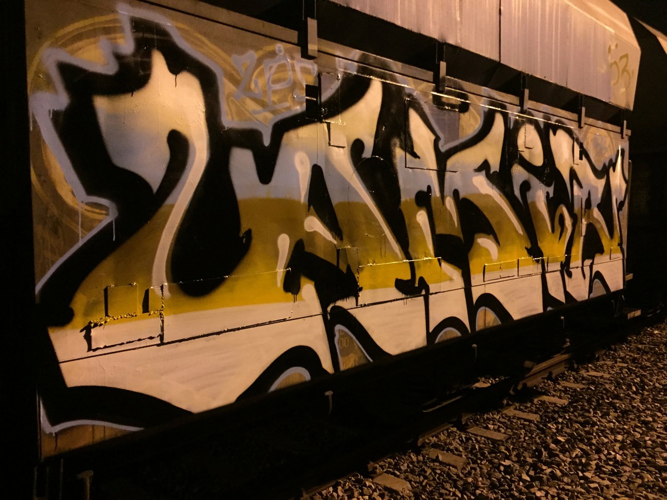 Graffiti Train - Photo by dirtistajl - amirknesfr8 (2015)