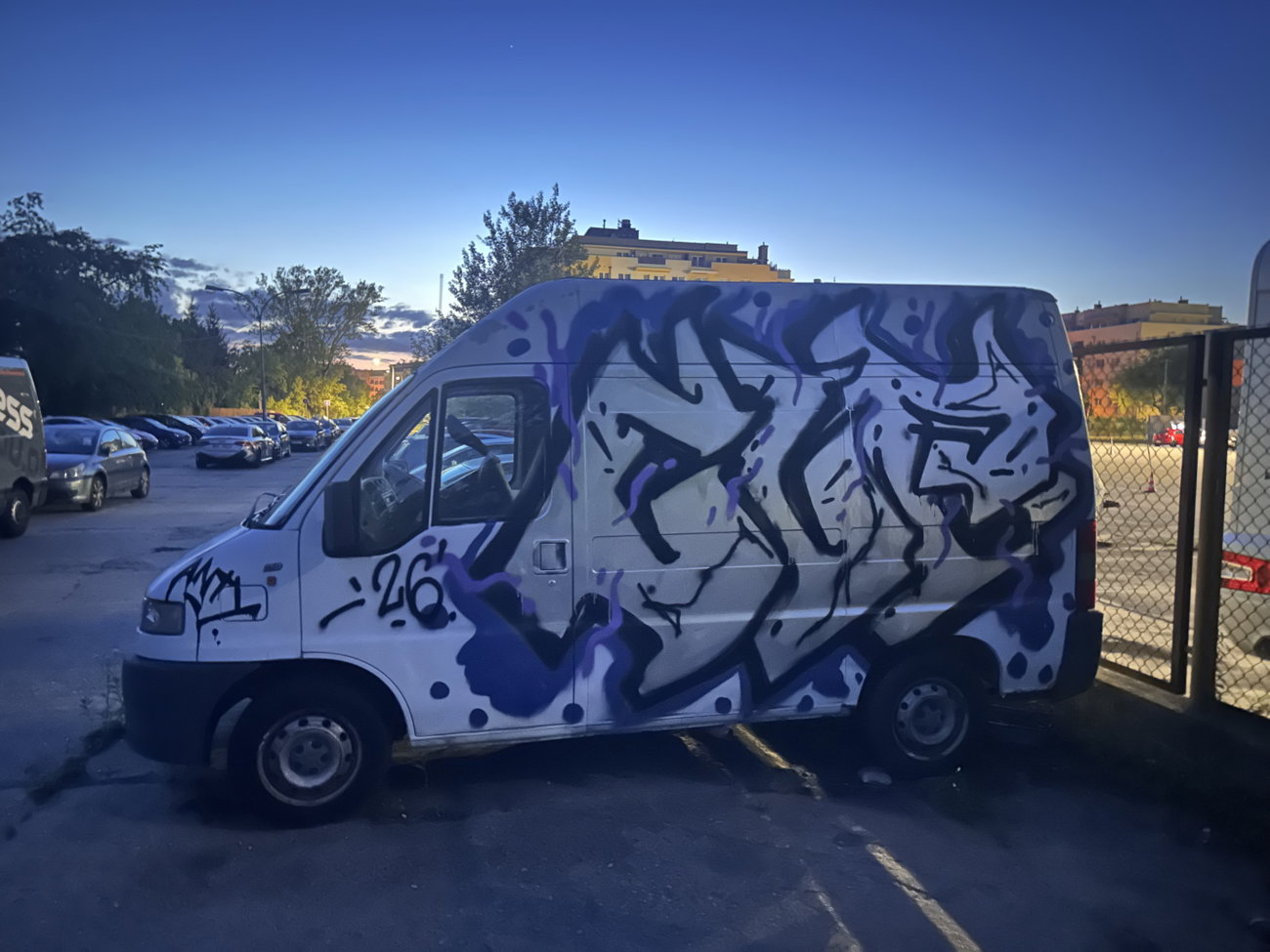 Graffiti Artwork in Warsaw - Photo by dirtistajl - van, france, chrome (2026)