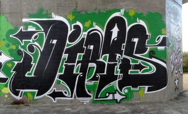 Graffiti Wall - Photo by dirts