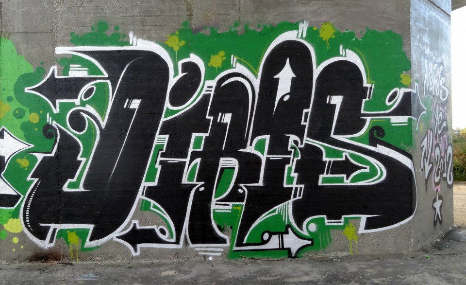 Graffiti Wall - Photo by dirts