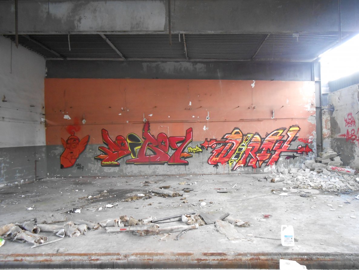 Graffiti Wall - Photo by dirts