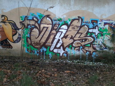 Graffiti Wall - Photo by dirts - Dirts (2013)