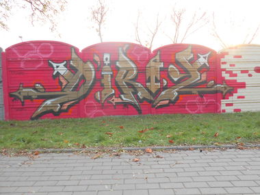 Graffiti Wall - Photo by dirts
