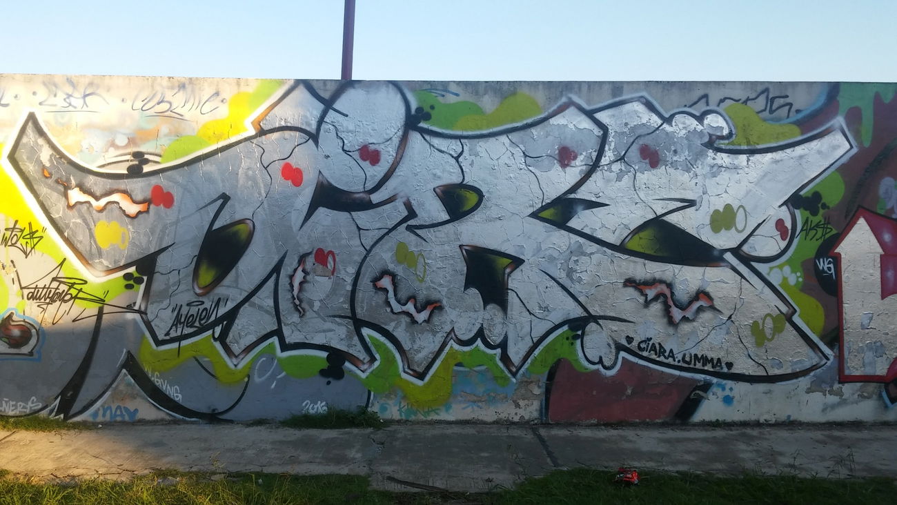 Graffiti Wall - Photo by dirty235