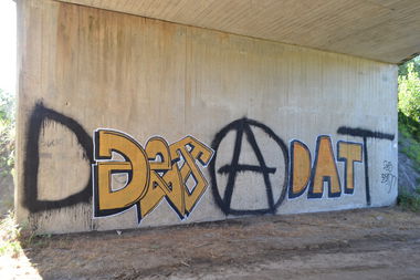 Graffiti Bombing - Photo by dirtyartterror - DAT, dogg&shitg, Hungary (2015)