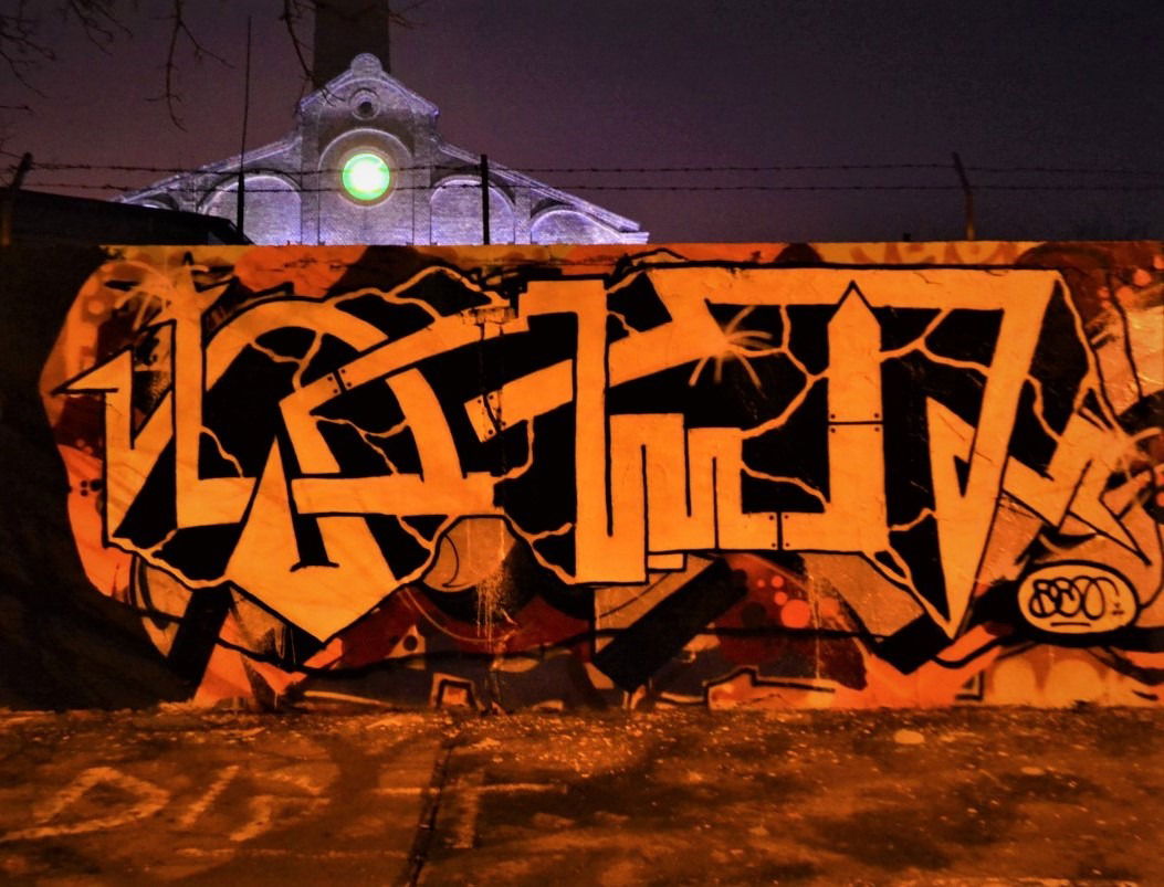 Graffiti Wall in Budapest - Photo by dirtyartterror - DAT, DOGG (2015)