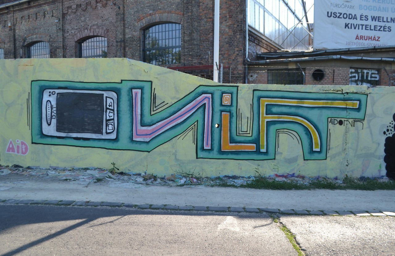 Graffiti Wall in Budapest - Photo by dirtyartterror - onif, info, datcrew (2017)