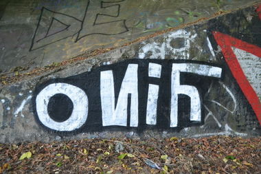 Graffiti Bombing - Photo by dirtyartterror - onif (2017)